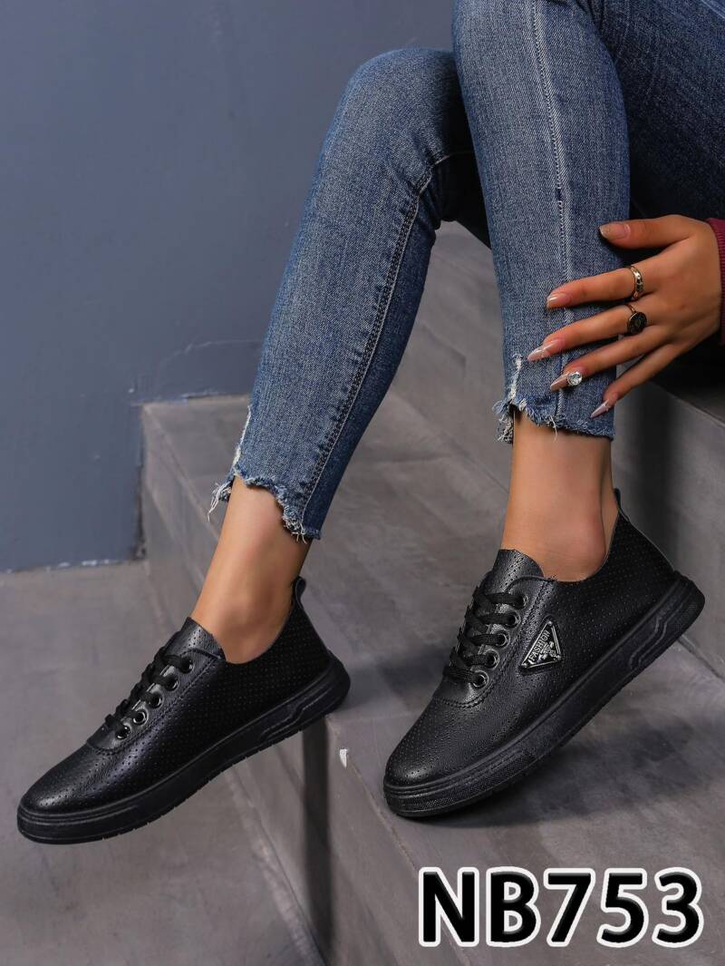 Buty sportowe damskie Roz 36-41 / 12 par 1